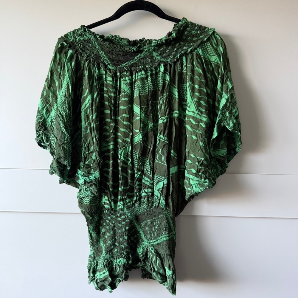 Missing Polynesia Womens 1 M/L Green Smocked Rayon Top Handmade Indonesia